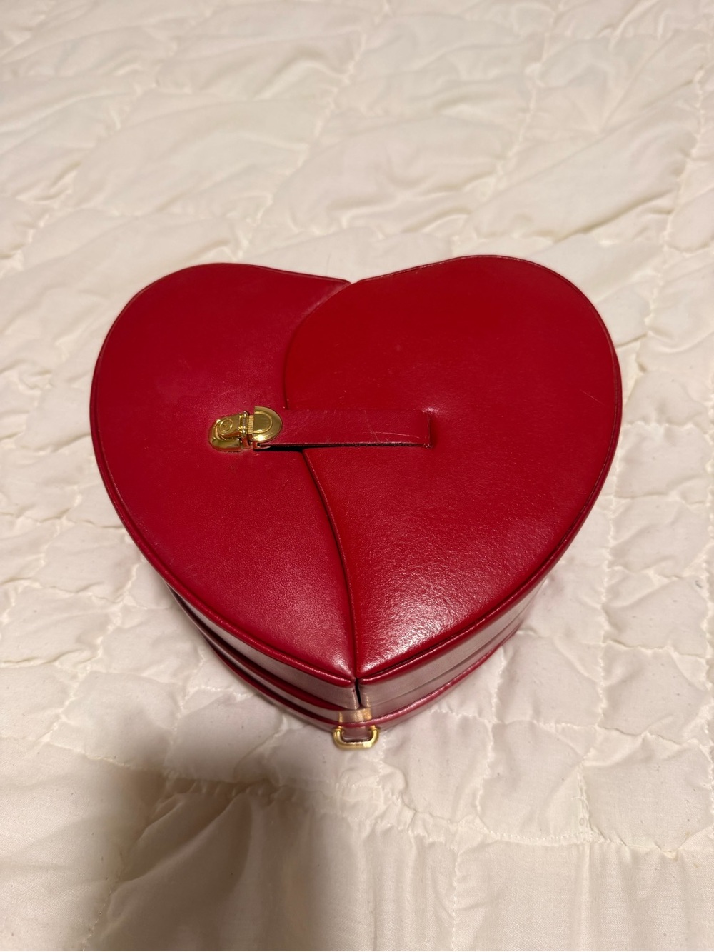 WOLF Designs + 1997 WOLF Designs Inc. Red Heart-Shaped Women's Jewelry Box Bag